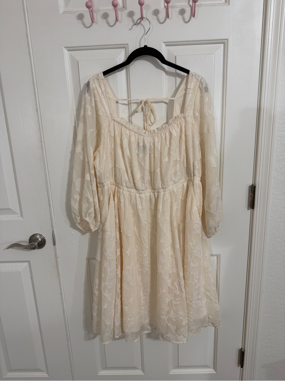 NWOT Torrid 0 Ivory Floral Textured Tie Back Babydoll Dress Pockets